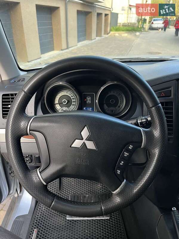 Внедорожник / Кроссовер Mitsubishi Pajero Wagon 2008 в Коломые