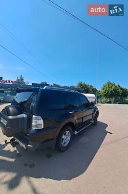 Внедорожник / Кроссовер Mitsubishi Pajero Wagon 2007 в 