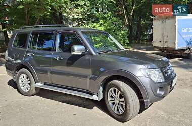Внедорожник / Кроссовер Mitsubishi Pajero Wagon 2013 в Киеве