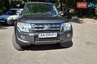 Позашляховик / Кросовер Mitsubishi Pajero Wagon 2013 в 