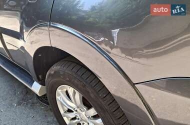 Позашляховик / Кросовер Mitsubishi Pajero Wagon 2013 в 