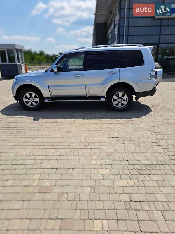 Внедорожник / Кроссовер Mitsubishi Pajero Wagon 2007 в Высоком