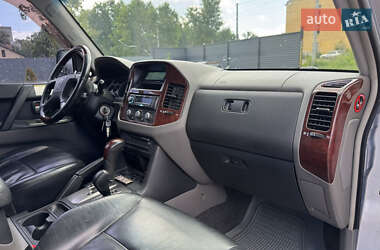 Позашляховик / Кросовер Mitsubishi Pajero Wagon 2005 в 