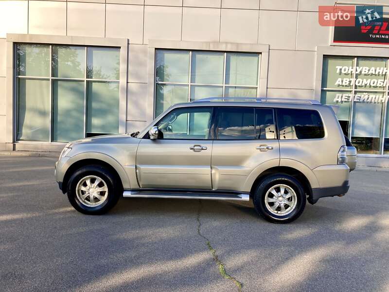 Внедорожник / Кроссовер Mitsubishi Pajero Wagon 2007 в Киеве