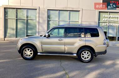 Внедорожник / Кроссовер Mitsubishi Pajero Wagon 2007 в 