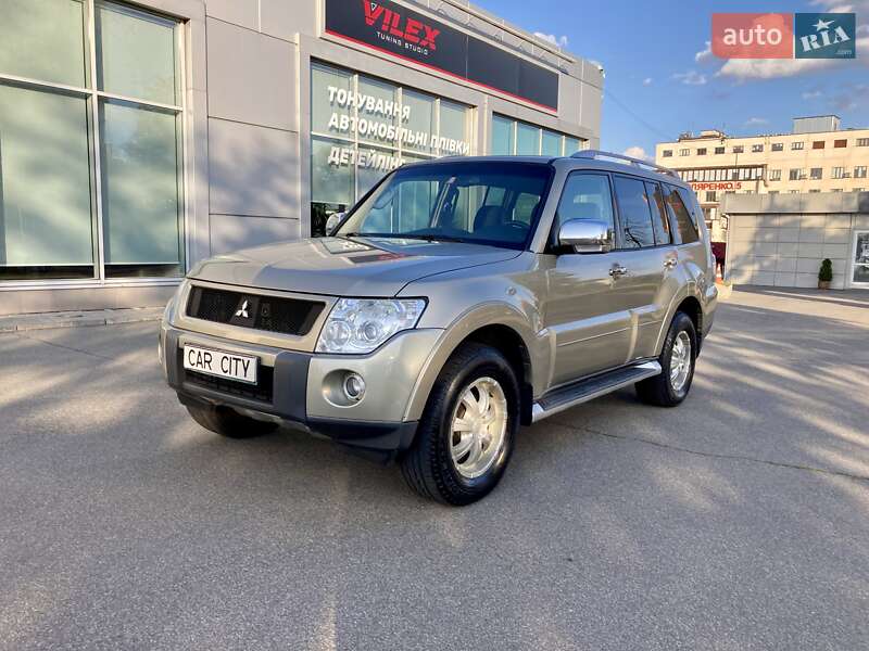 Внедорожник / Кроссовер Mitsubishi Pajero Wagon 2007 в Киеве