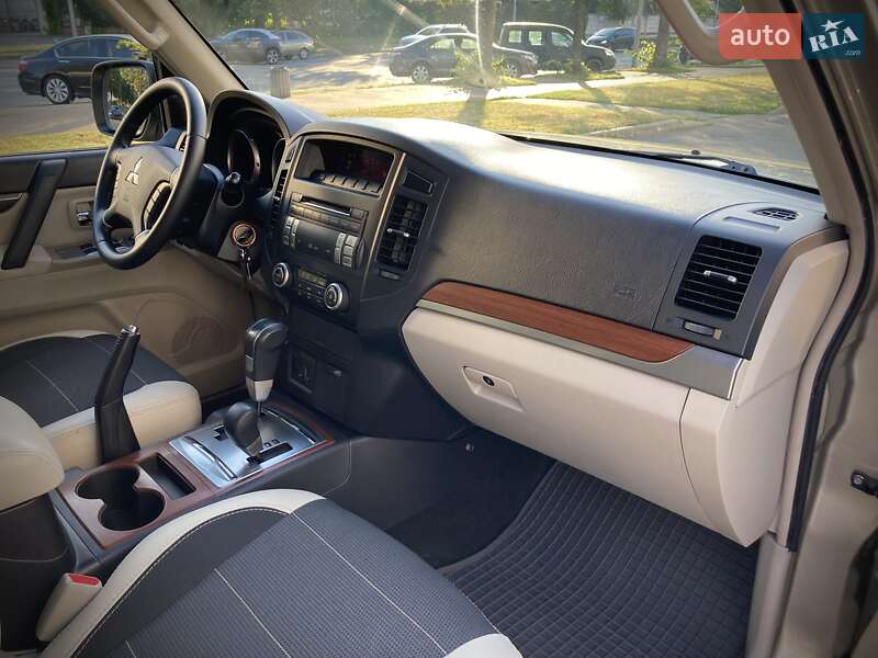 Внедорожник / Кроссовер Mitsubishi Pajero Wagon 2007 в Киеве