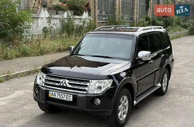 Внедорожник / Кроссовер Mitsubishi Pajero Wagon 2009 в 