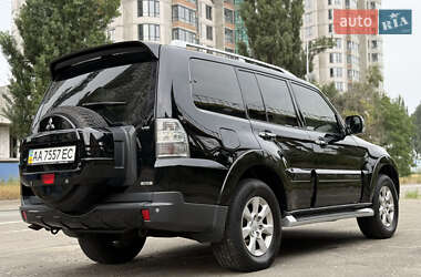 Внедорожник / Кроссовер Mitsubishi Pajero Wagon 2009 в 