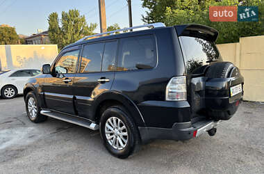 Внедорожник / Кроссовер Mitsubishi Pajero Wagon 2007 в 