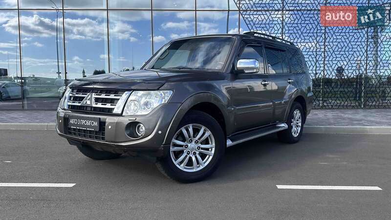 Mitsubishi Pajero Wagon 2013