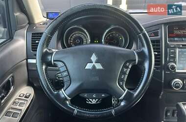 Внедорожник / Кроссовер Mitsubishi Pajero Wagon 2013 в 