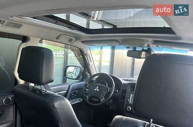Внедорожник / Кроссовер Mitsubishi Pajero Wagon 2013 в 