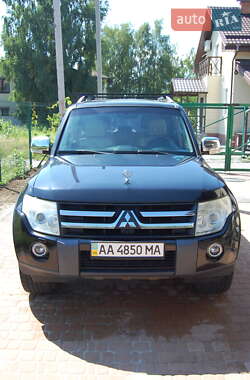 Внедорожник / Кроссовер Mitsubishi Pajero Wagon 2008 в 