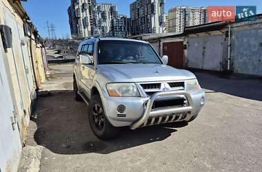 Позашляховик / Кросовер Mitsubishi Pajero Wagon 2005 в Львові