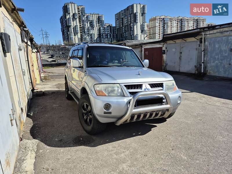 Mitsubishi Pajero Wagon 2005
