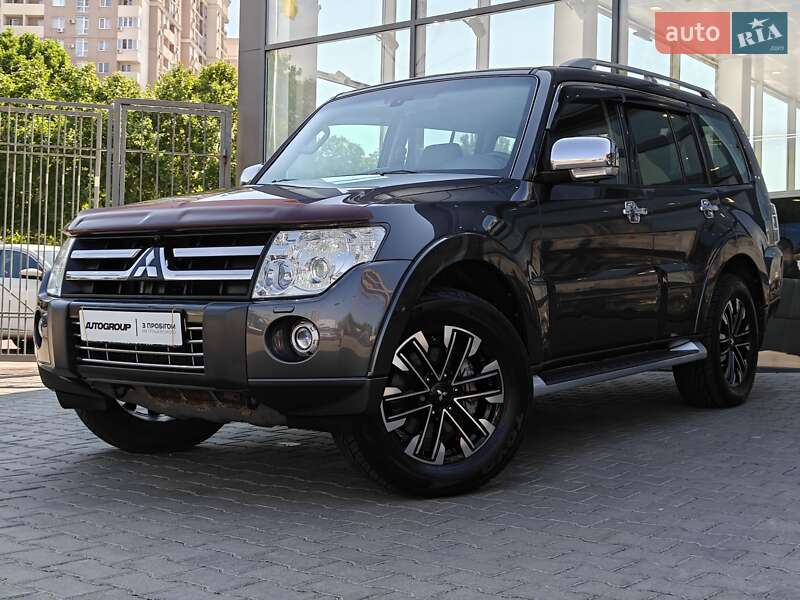 Mitsubishi Pajero Wagon 2011
