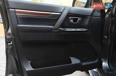 Внедорожник / Кроссовер Mitsubishi Pajero Wagon 2011 в 