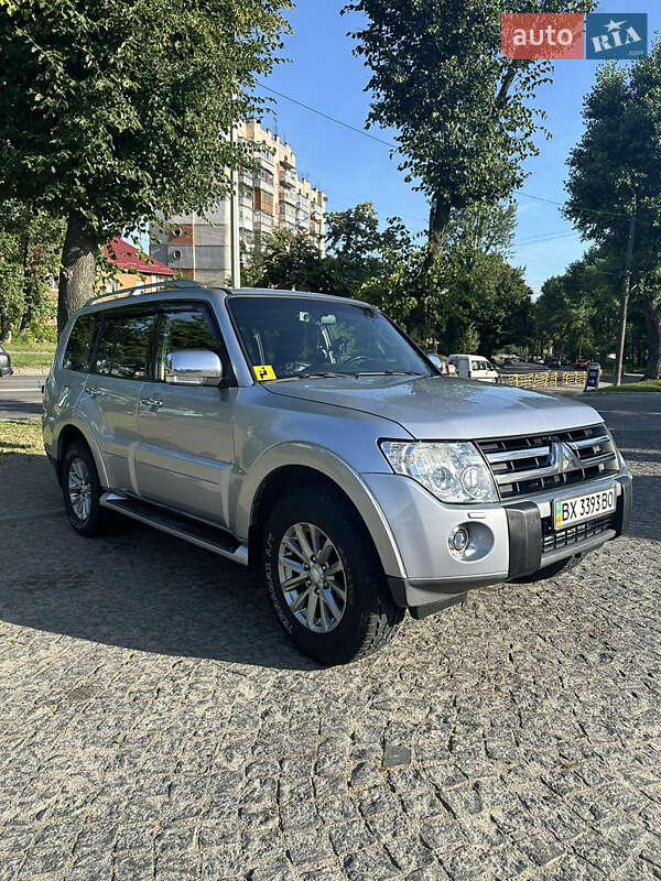 Внедорожник / Кроссовер Mitsubishi Pajero Wagon 2008 в 