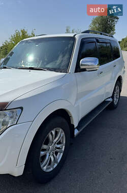 Внедорожник / Кроссовер Mitsubishi Pajero Wagon 2012 в 