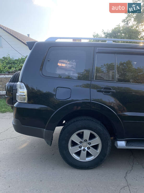 Позашляховик / Кросовер Mitsubishi Pajero Wagon 2007 в Умані фото 13 Позашляховик / Кросовер Mitsubishi Pajero Wagon 2007 в Умані