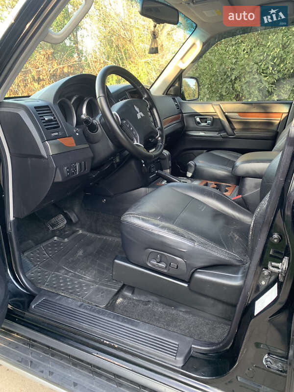 Позашляховик / Кросовер Mitsubishi Pajero Wagon 2007 в Умані фото 19 Позашляховик / Кросовер Mitsubishi Pajero Wagon 2007 в Умані