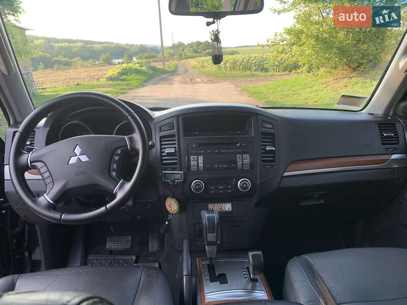 Позашляховик / Кросовер Mitsubishi Pajero Wagon 2007 в Умані фото 25 Позашляховик / Кросовер Mitsubishi Pajero Wagon 2007 в Умані