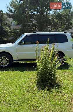 Внедорожник / Кроссовер Mitsubishi Pajero Wagon 2012 в 