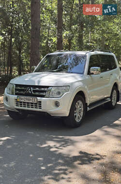 Внедорожник / Кроссовер Mitsubishi Pajero Wagon 2012 в Маяках