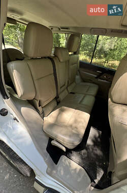 Внедорожник / Кроссовер Mitsubishi Pajero Wagon 2012 в 