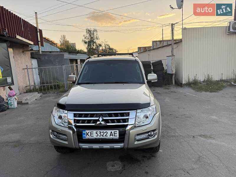Внедорожник / Кроссовер Mitsubishi Pajero Wagon 2017 в Днепре