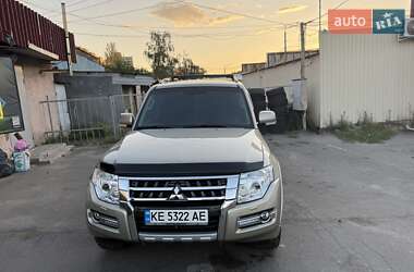 Внедорожник / Кроссовер Mitsubishi Pajero Wagon 2017 в 