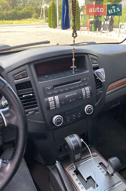 Внедорожник / Кроссовер Mitsubishi Pajero Wagon 2007 в 