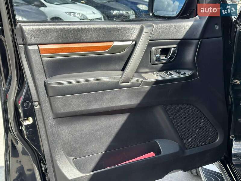 Внедорожник / Кроссовер Mitsubishi Pajero Wagon 2007 в Львове