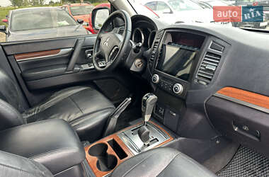 Внедорожник / Кроссовер Mitsubishi Pajero Wagon 2008 в 