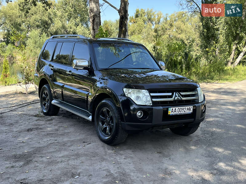 Внедорожник / Кроссовер Mitsubishi Pajero Wagon 2008 в Киеве