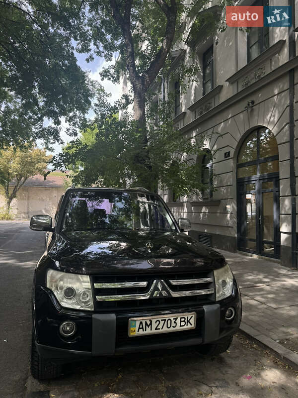 Позашляховик / Кросовер Mitsubishi Pajero Wagon 2008 в Ужгороді