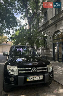 Внедорожник / Кроссовер Mitsubishi Pajero Wagon 2008 в 