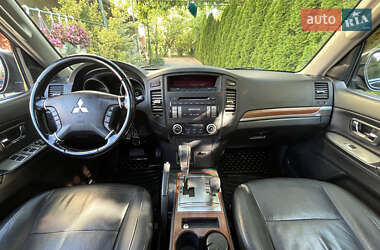 Внедорожник / Кроссовер Mitsubishi Pajero Wagon 2007 в 