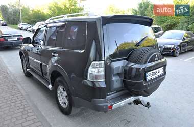 Внедорожник / Кроссовер Mitsubishi Pajero Wagon 2007 в 