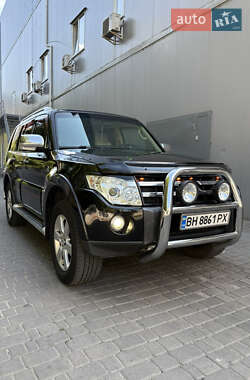 Внедорожник / Кроссовер Mitsubishi Pajero Wagon 2007 в 