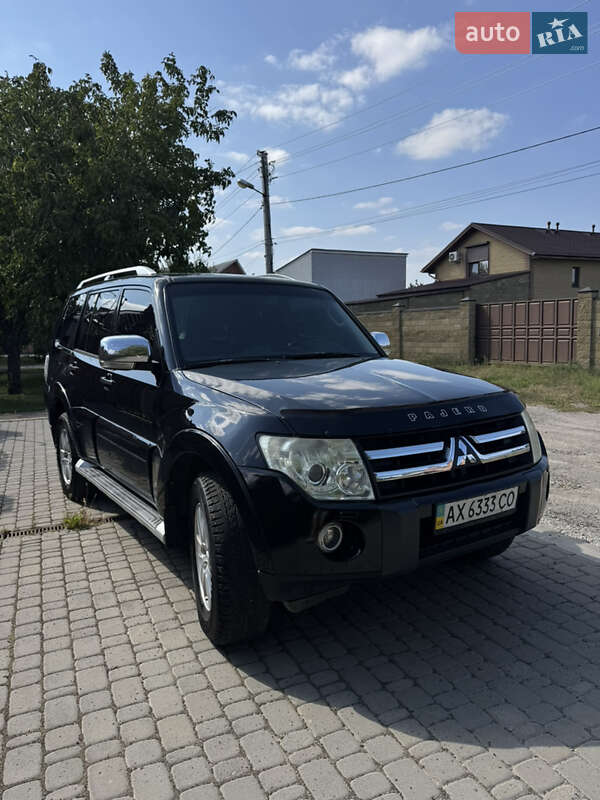 Позашляховик / Кросовер Mitsubishi Pajero Wagon 2008 в 