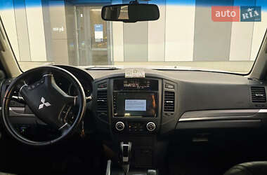 Внедорожник / Кроссовер Mitsubishi Pajero Wagon 2010 в 