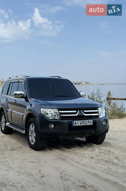 Внедорожник / Кроссовер Mitsubishi Pajero Wagon 2008 в 