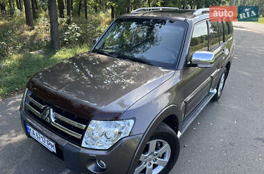 Внедорожник / Кроссовер Mitsubishi Pajero Wagon 2011 в Киеве