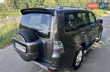 Внедорожник / Кроссовер Mitsubishi Pajero Wagon 2011 в 