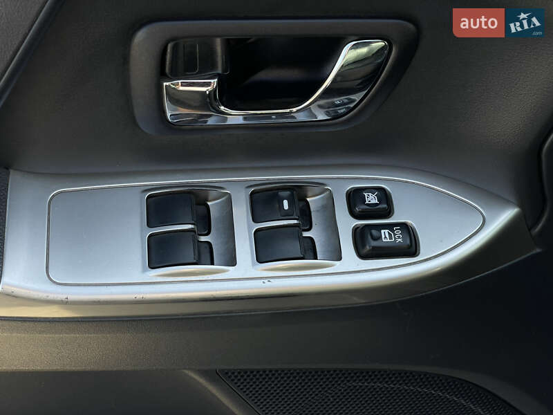 Позашляховик / Кросовер Mitsubishi Pajero Wagon 2014 в Бердичеві фото 40 Позашляховик / Кросовер Mitsubishi Pajero Wagon 2014 в Бердичеві