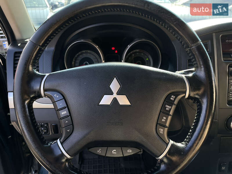 Позашляховик / Кросовер Mitsubishi Pajero Wagon 2014 в Бердичеві фото 43 Позашляховик / Кросовер Mitsubishi Pajero Wagon 2014 в Бердичеві