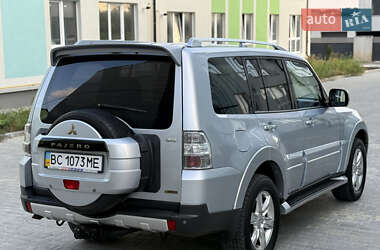 Внедорожник / Кроссовер Mitsubishi Pajero Wagon 2008 в 