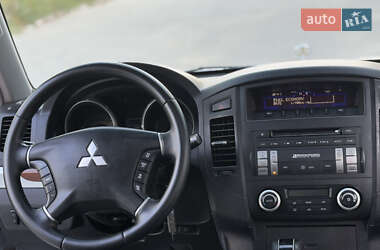Внедорожник / Кроссовер Mitsubishi Pajero Wagon 2008 в 